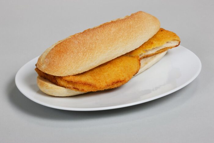 Sandwich mit Poulet-Schnitzel